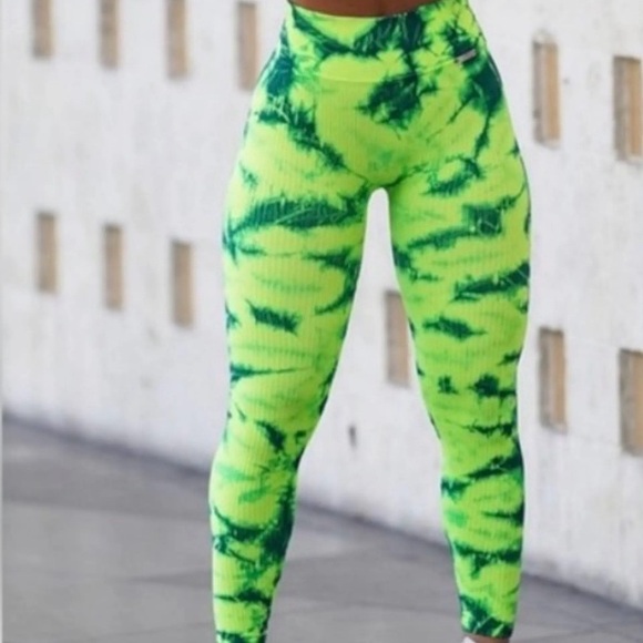 Bombshell Sportswear tie-dye seamless Leggings Size M - Picture 8 of 10